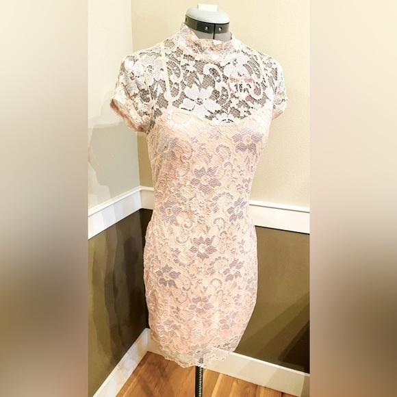 Pink Floral Lace Overlay Dress Size Medium 7/9 Mock Neck Open Back Silver - Picture 3 of 7